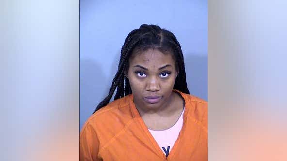 Woman accused of stabbing, killing father in Phoenix apartment