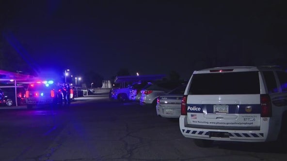 Man shot dead at Phoenix apartment complex