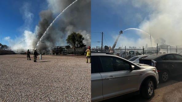 Big plume of smoke seen in Phoenix as auto shop catches fire