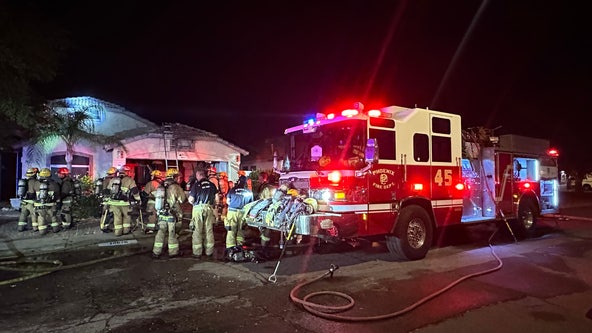 6 people displaced after double house fire in north Phoenix