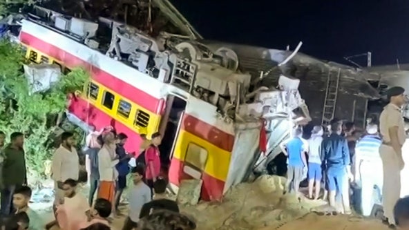 More than 200 killed, 900 hurt after 2 trains derail in India