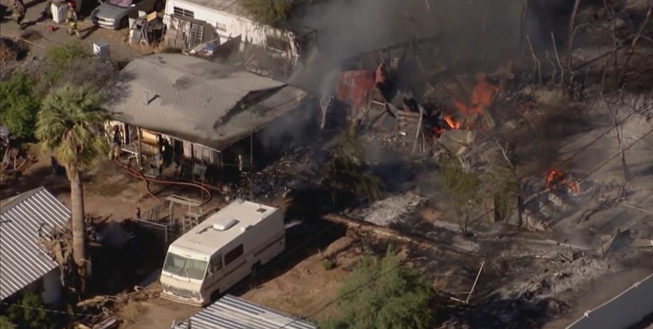 Several structures catch fire in central Phoenix, 2 residents hospitalized