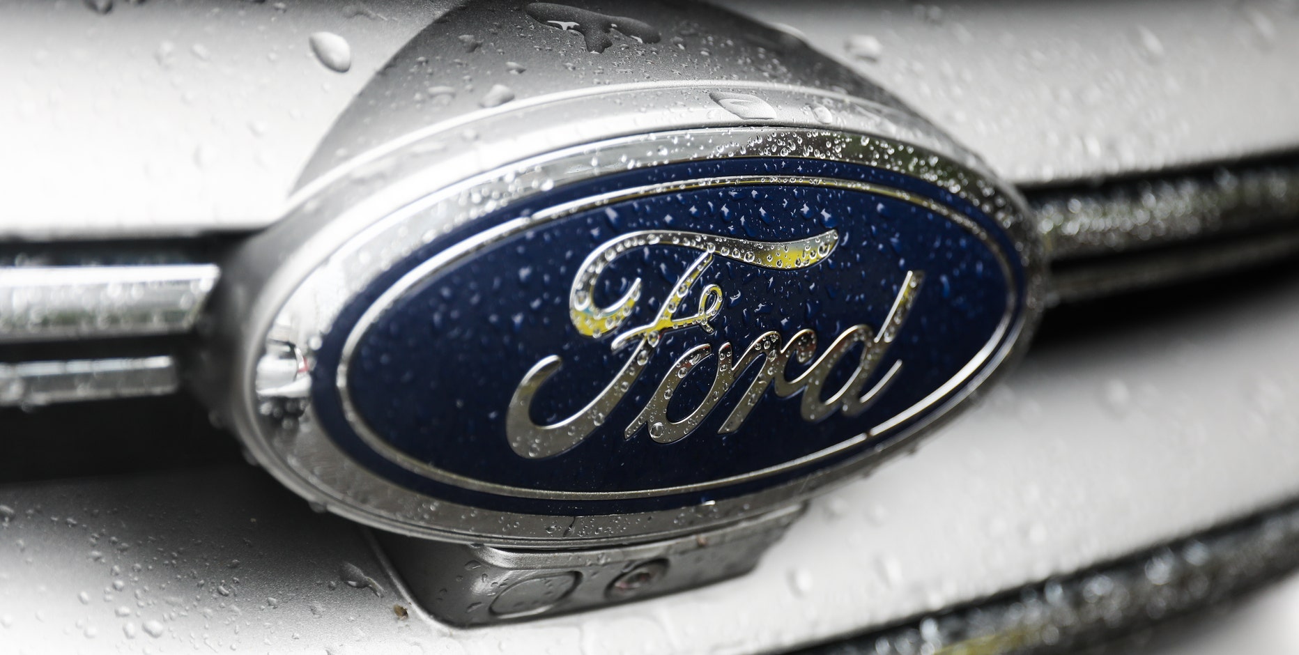 Ford recalls over 870,000 F-150 pickups in US