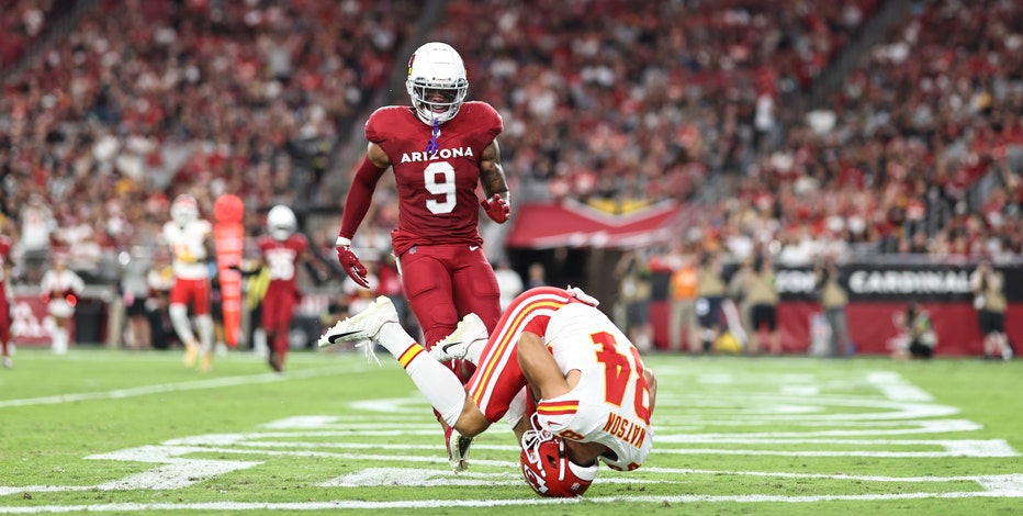 Cardinals trade Isaiah Simmons to Giants for draft pick