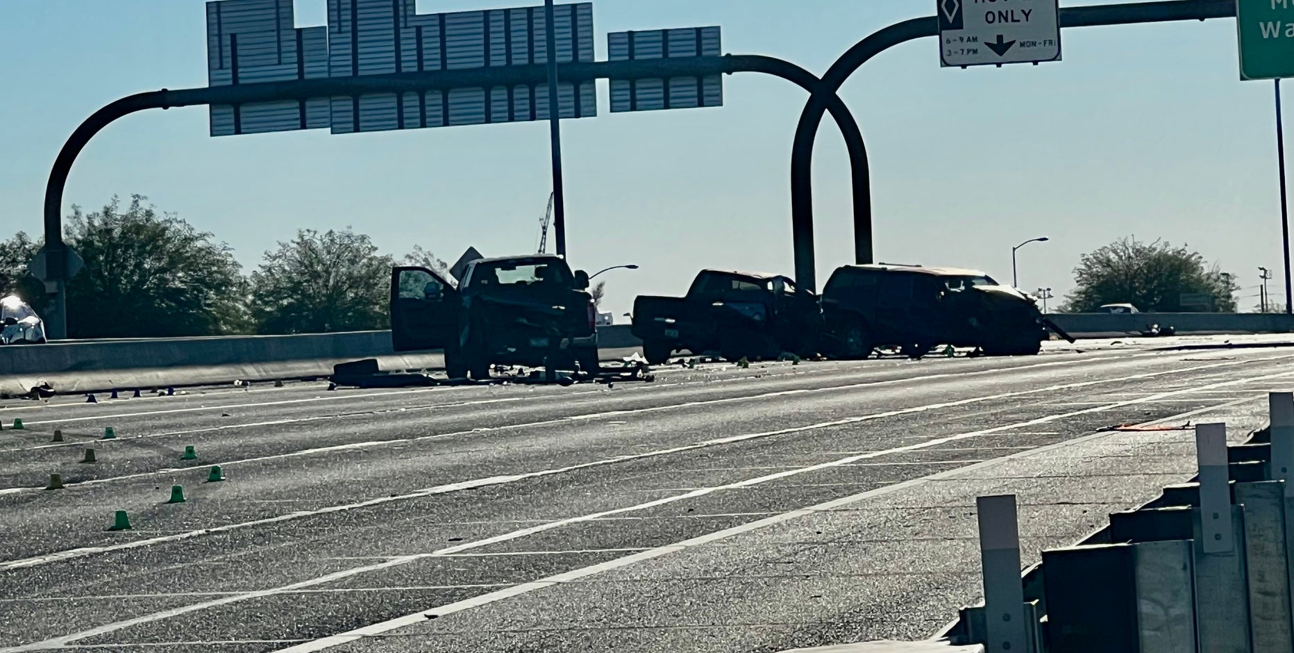 Good Samaritan killed in crash on Loop 202 in Phoenix