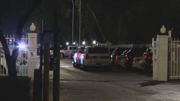 Man stabbed multiple times at Phoenix apartments, suspect sought