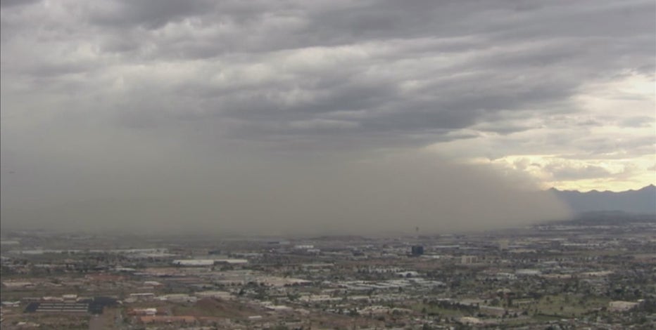 Dust storm rolls through the Phoenix area