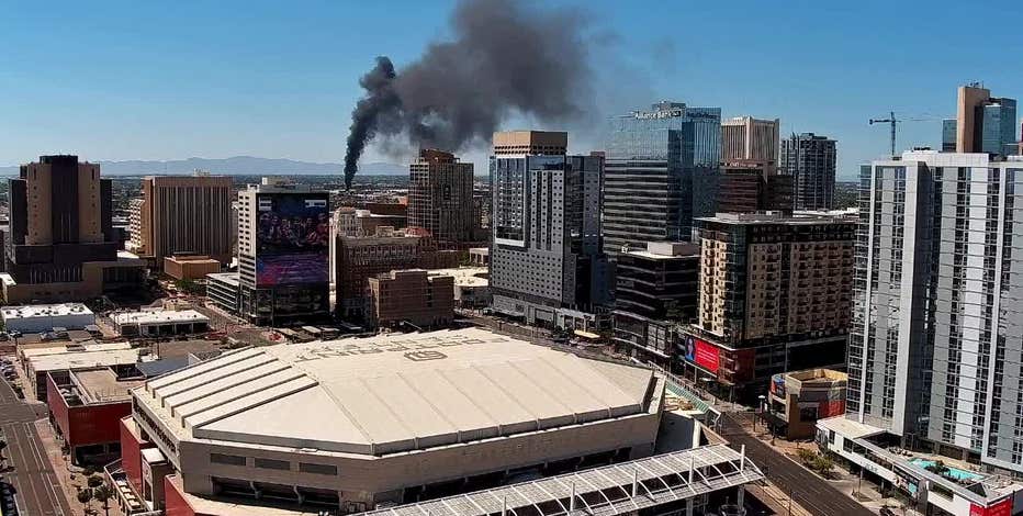 Black smoke seen over Phoenix sky as debris fire breaks out near downtown