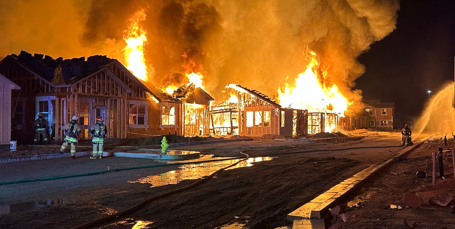 Massive fire burns Phoenix new housing development