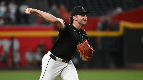 Diamondbacks take lead on back-to-back wild pitches, rally for 5-4 win over Rockies