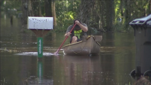 Alafia River flooding peaks at 18 feet after Hurricane Ian, surrounding nearby homes with water