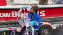 Oklahoma teen gifts bikes to kids  at Christmas parade 13 years after one was gifted to him