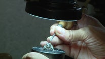 St. Petersburg artist makes jewelry out of recycled material, exposes kids in detention center to art
