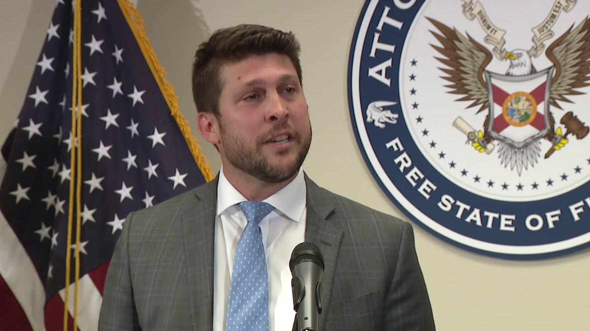 Florida AG Uthmeier discussing 'legal morphine' kratom compound during press conference