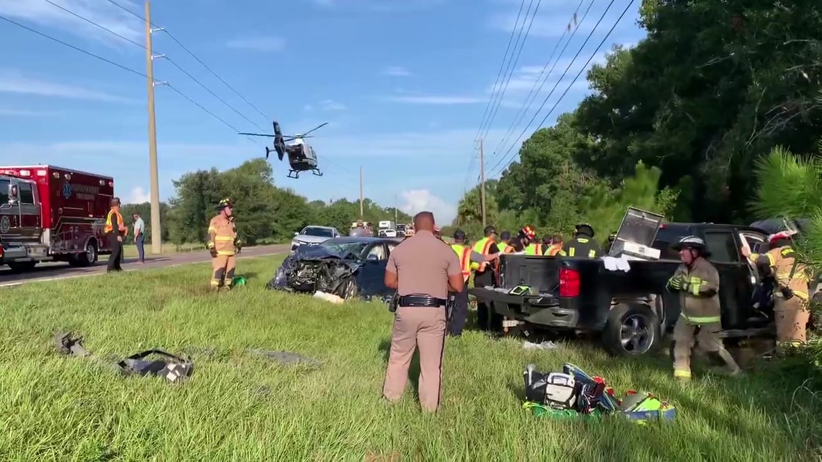 3 hospitalized after crash on SR 52 in Pasco County