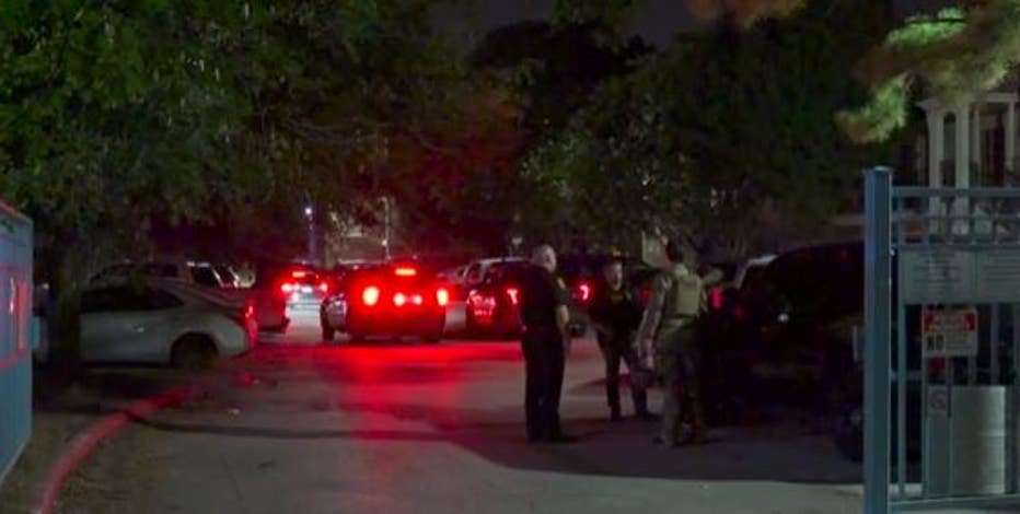 HPD: Barricading suspect turns himself into police after holding his girlfriend, her child at gunpoint