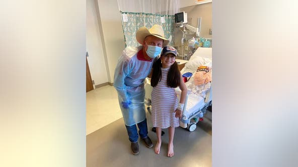 Kevin Fowler visits fan who survived Uvalde school shooting at Texas hospital