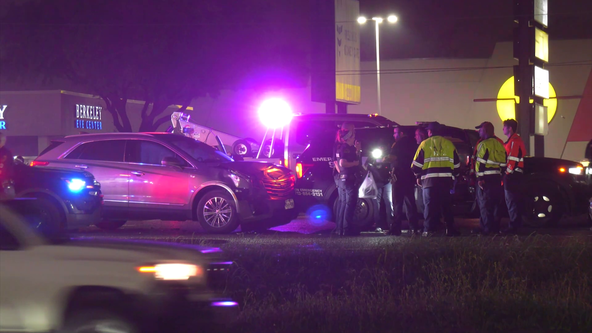 Houston crash: 2 officers injured after being struck by vehicle on East Freeway