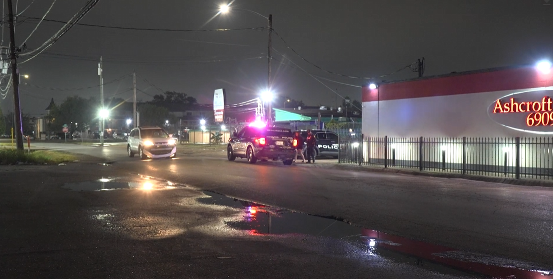 Houston police investigate after 1 killed, 3 injured in shooting