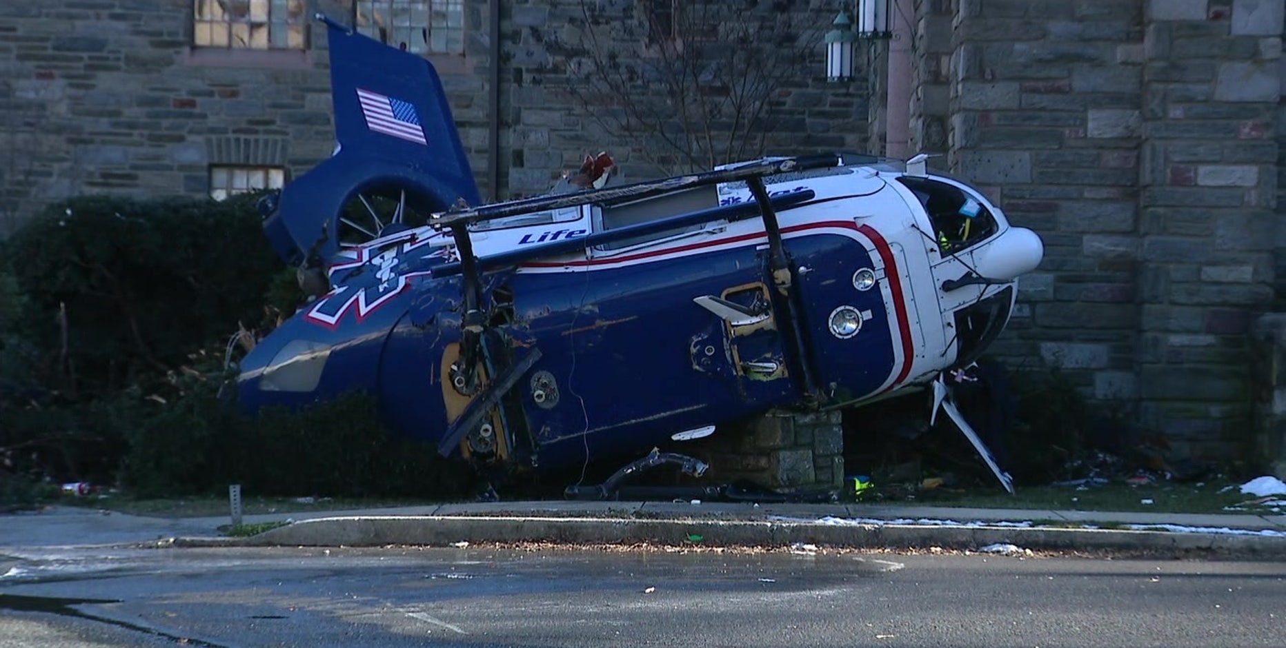 Medical helicopter crash in Drexel Hill, Pa. leaves 4, including baby, with minor injuries