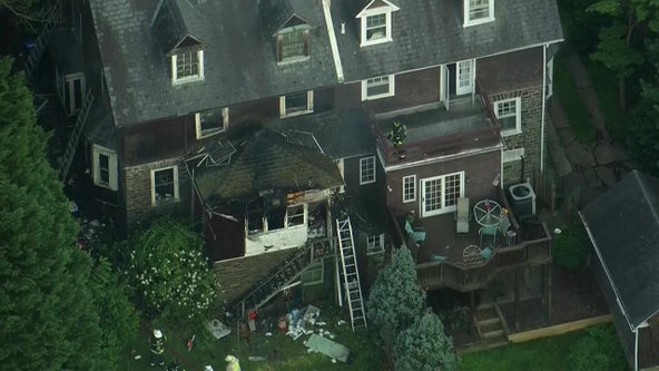 Officials: 3 injured in 2-alarm Jenkintown duplex fire