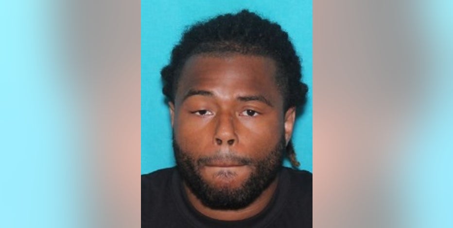 Suspect sought in deadly shooting of former NFL player outside of Pennsylvania bar