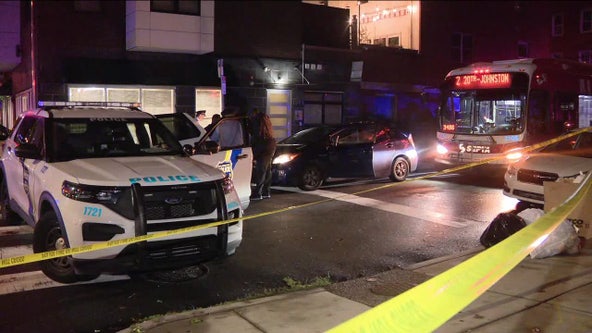 SEPTA bus driver stumbles upon man shot inside vehicle in Center City; gunman sought: police
