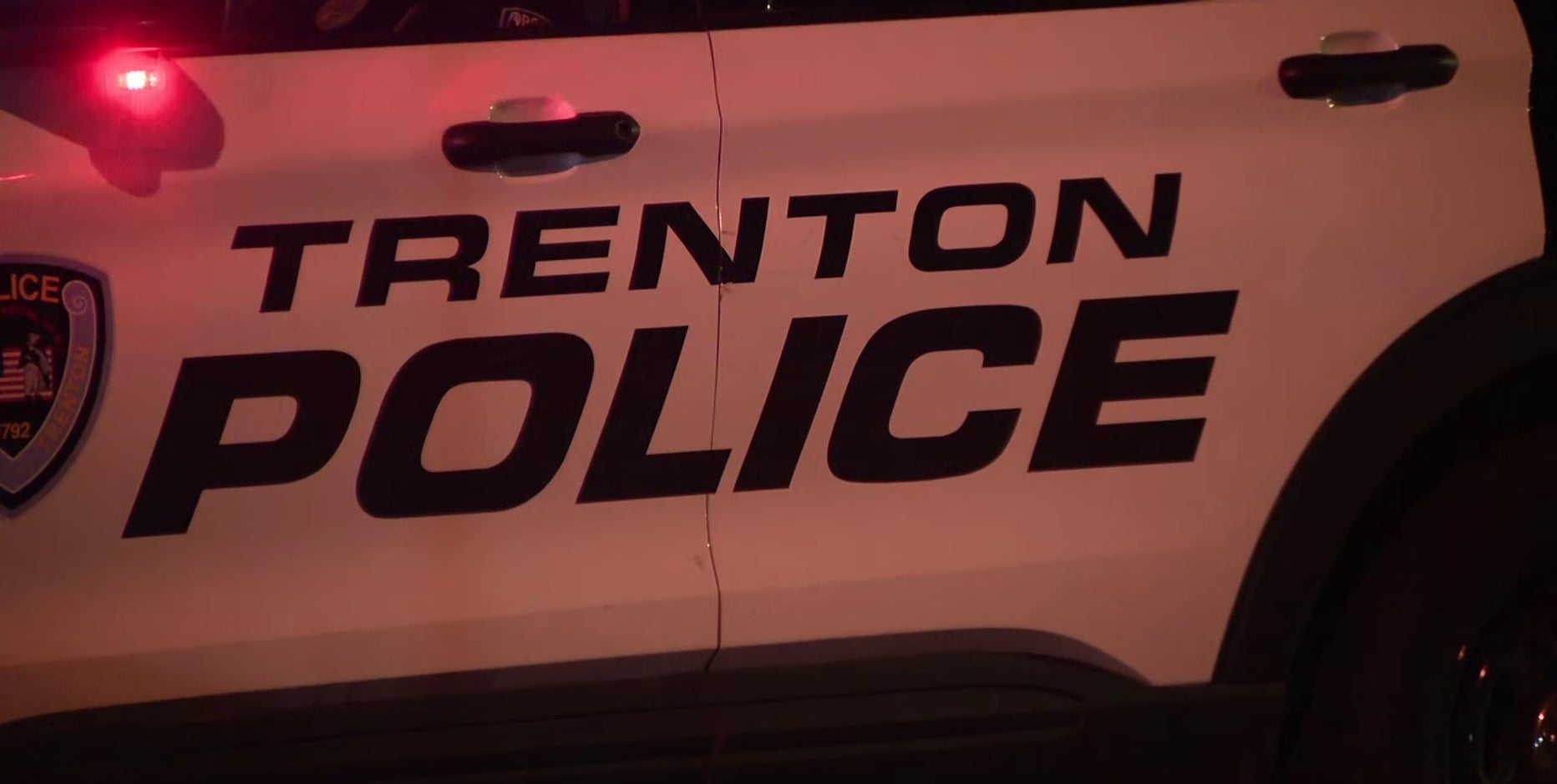 200 people fight as deadly shooting erupts outside NJ bar: police