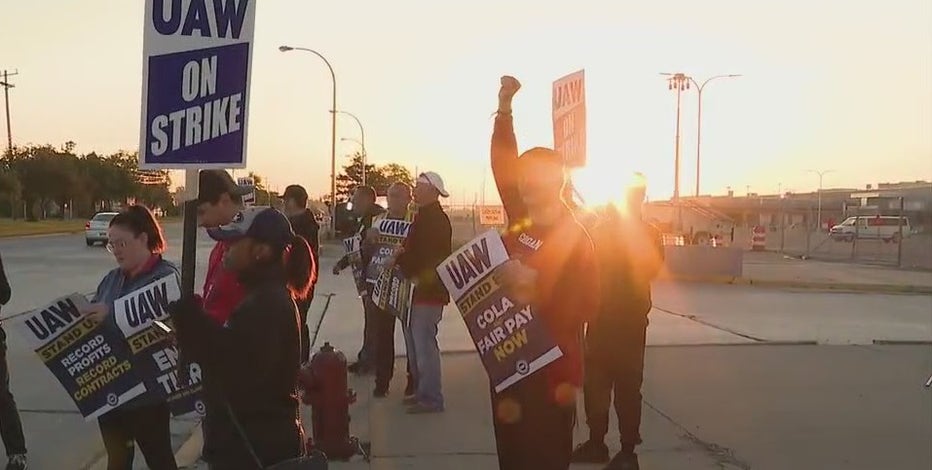 'It's their fault': UAW president slams Big 3 as autoworker strike begins