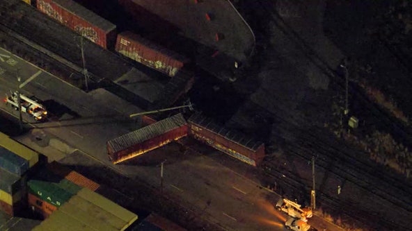 Freight train partially derails, knocks out powerline in South Philadelphia