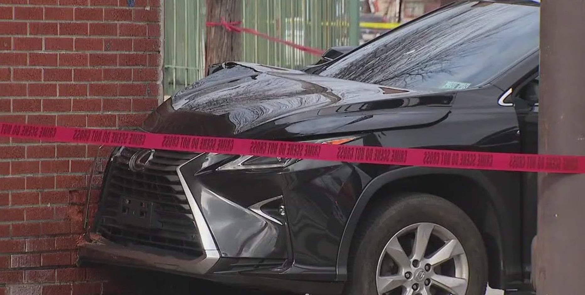 Midday shooting in Philadelphia claims the life of 37-year-old man: police