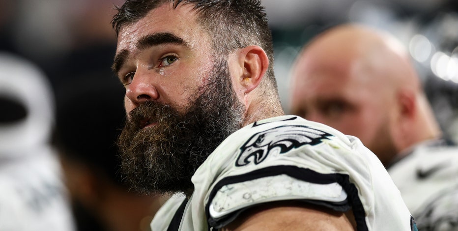Jason Kelce: Eagles center, Philadelphia icon informed teammates he's retiring, reports say