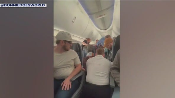 Chicago-bound plane returns to New Mexico airport after unruly passenger tackled, restrained