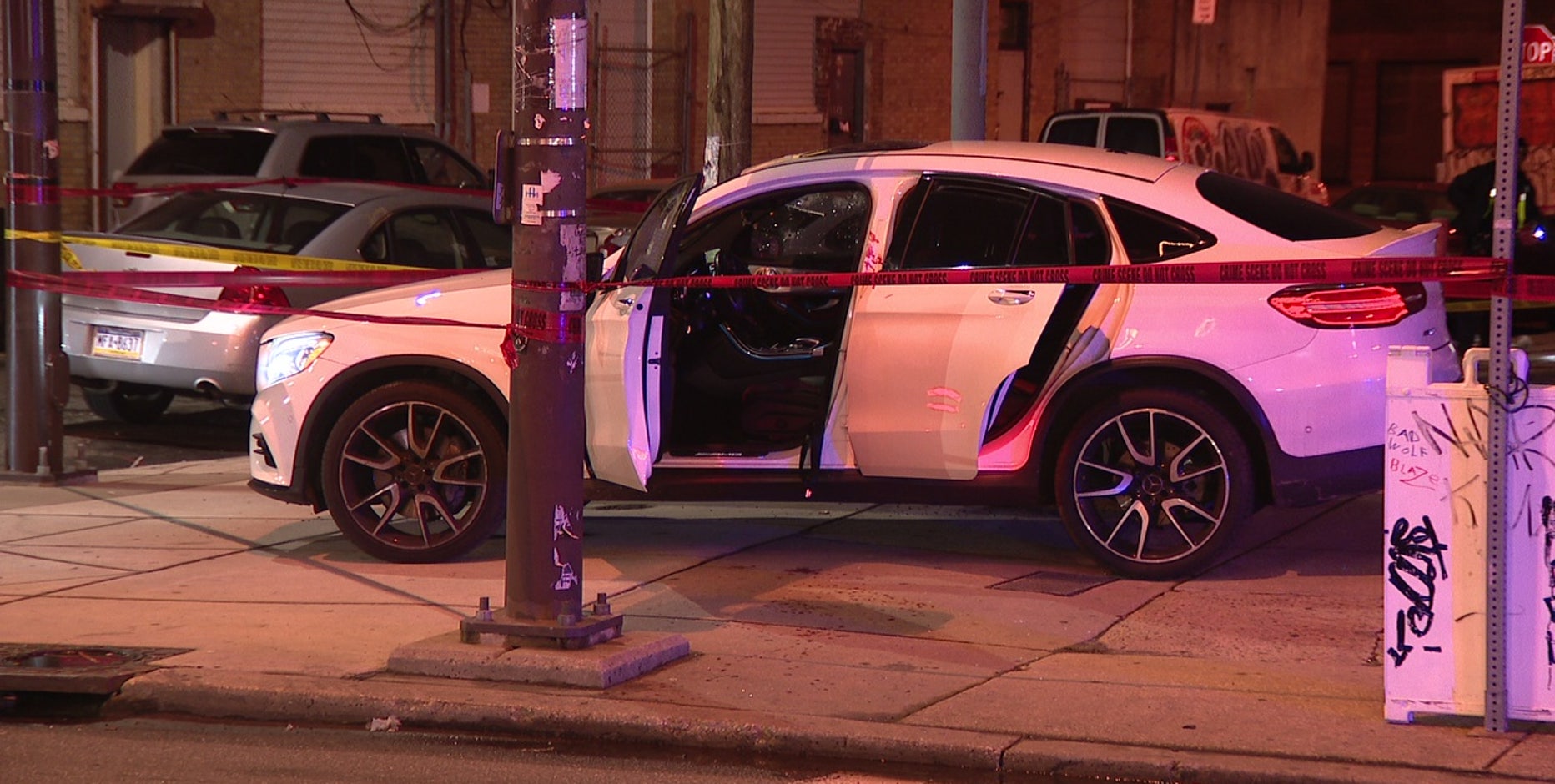 Man struck in the eye while sitting in car during double shooting in North Philadelphia