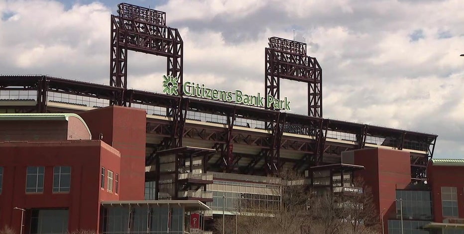 Phillies Opening Day: Fans flock to Citizens Bank Park, despite rain delay pushing first game back