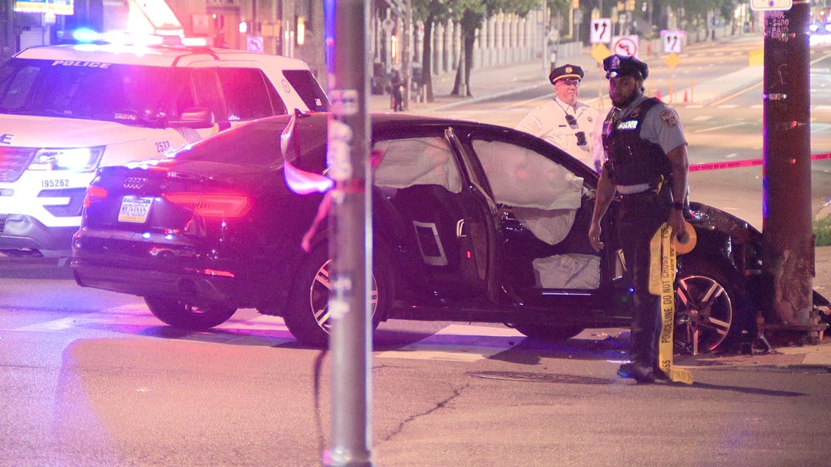 2 teens shot in car in North Philadelphia, causing crash into pole