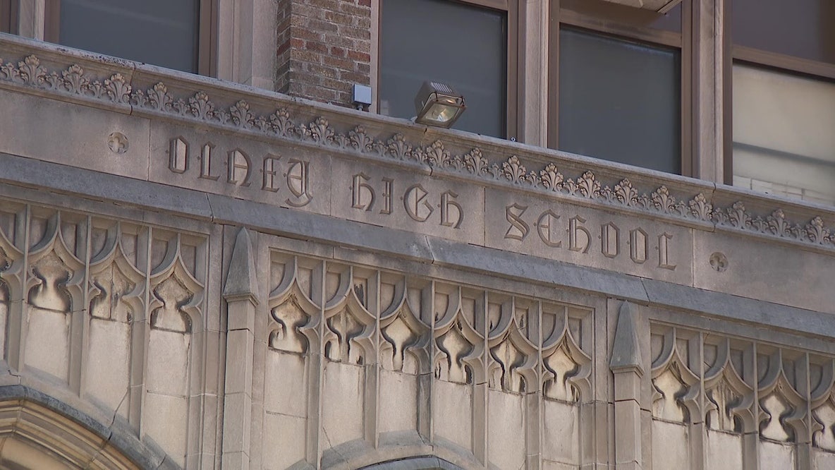 Controversial cell-phone policy at Olney High School sparks debate