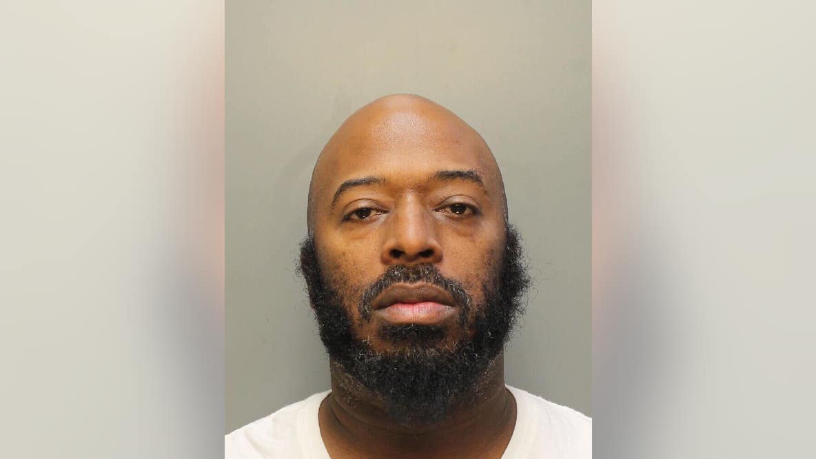 Driver speeds through red light to flee traffic stop causing crash in Society Hill: police