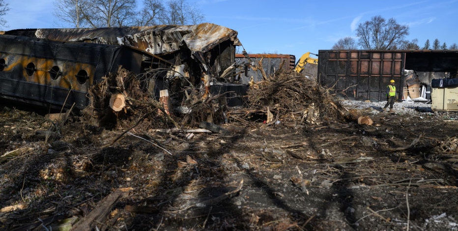 Contaminated waste shipments from Ohio derailment resume