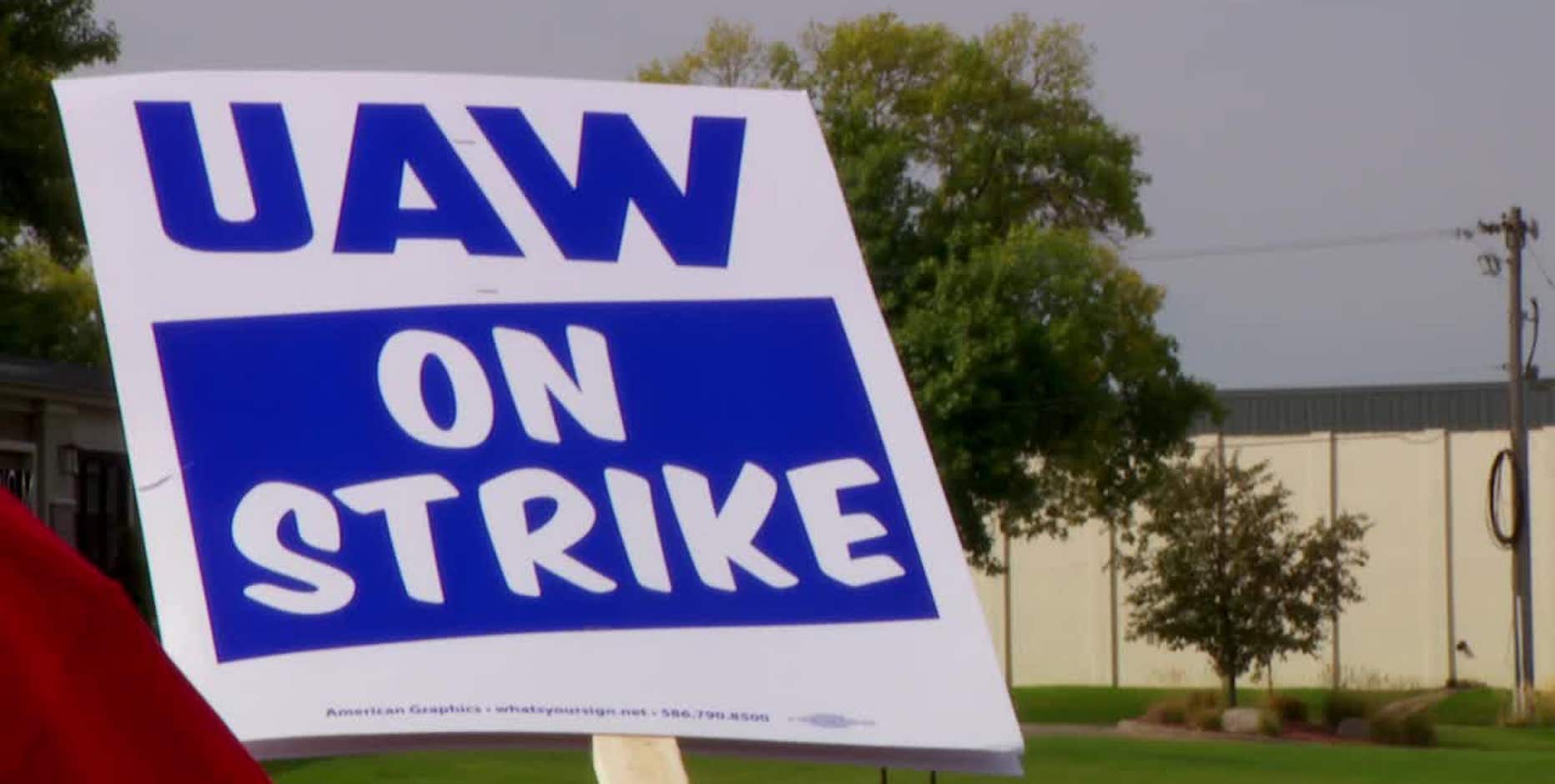 Workers at Mack Trucks reject tentative contract deal and will go on strike early Monday