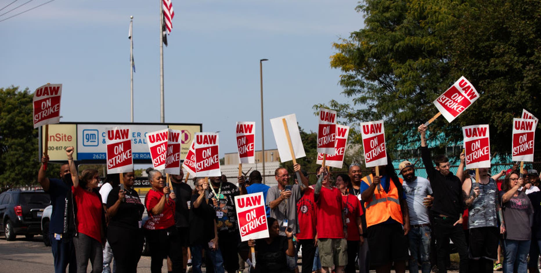How long could the UAW strike last? Here's how much strike pay the union has saved