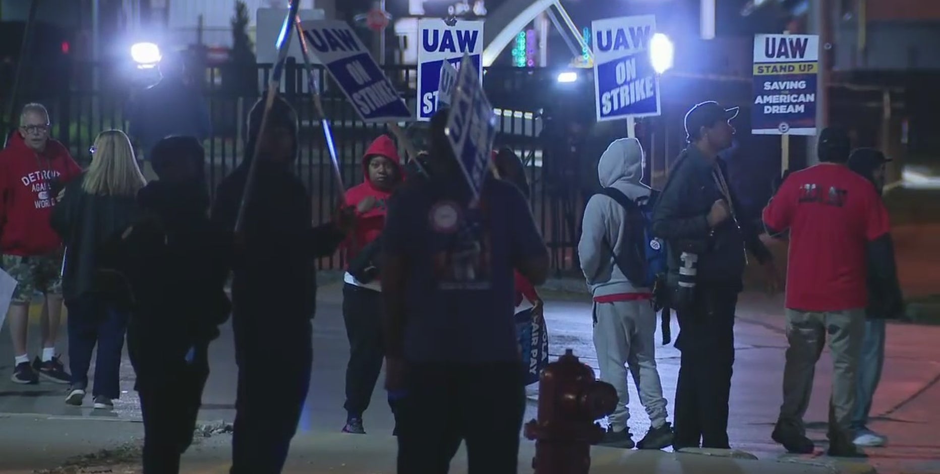 UAW members strike at Ford's Michigan Assembly, 2 other US plants after contracts with Big 3 expire