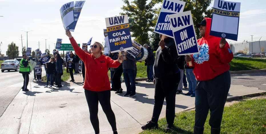 UAW strike update: Strike expands against GM; Stellantis lays off more employees