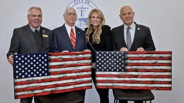 Area artist presents hand-crafted American flags to Dearborn Heights mayor, fellow Marine veteran