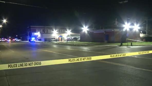 5 shot after fight over parking spot at Detroit club