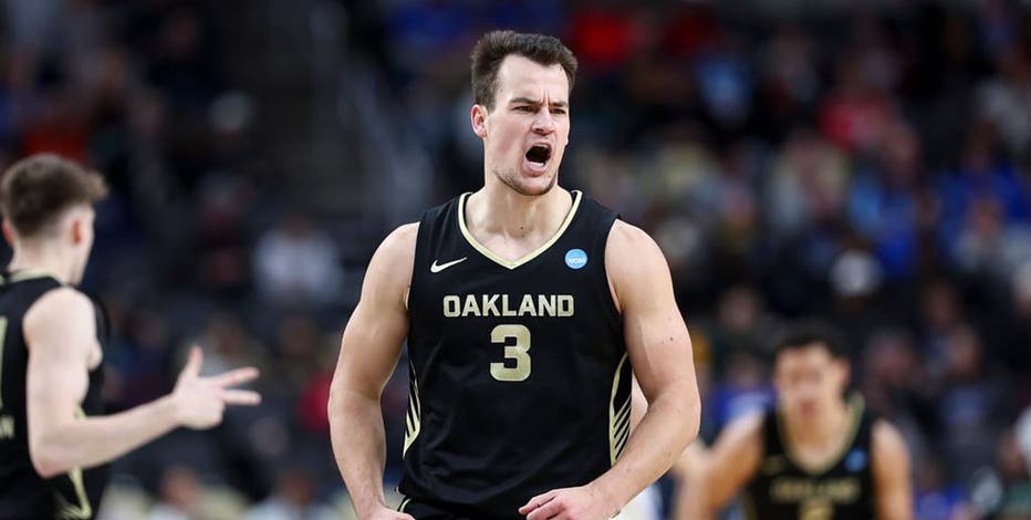 Oakland's Jack Gohlke's 10 3s lead Golden Grizzlies to round of 32