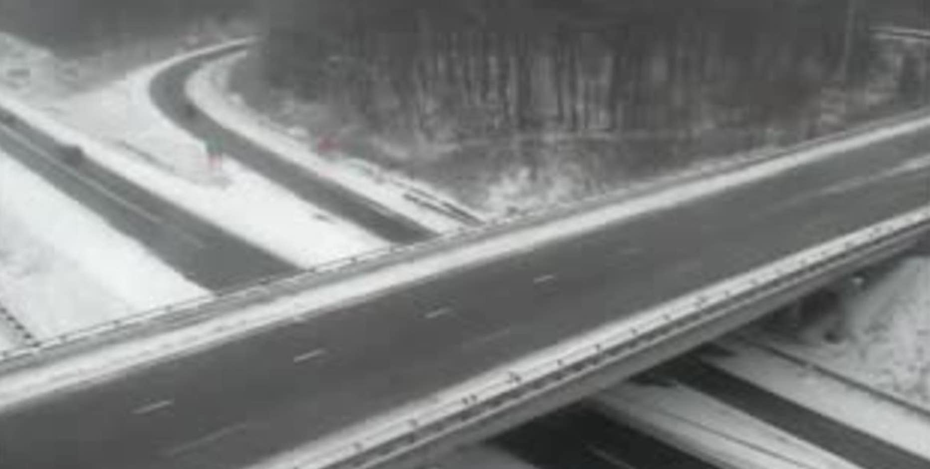 LIVE TRAFFIC MAP: Icy, snowy roads lead to slowdowns around Metro Detroit