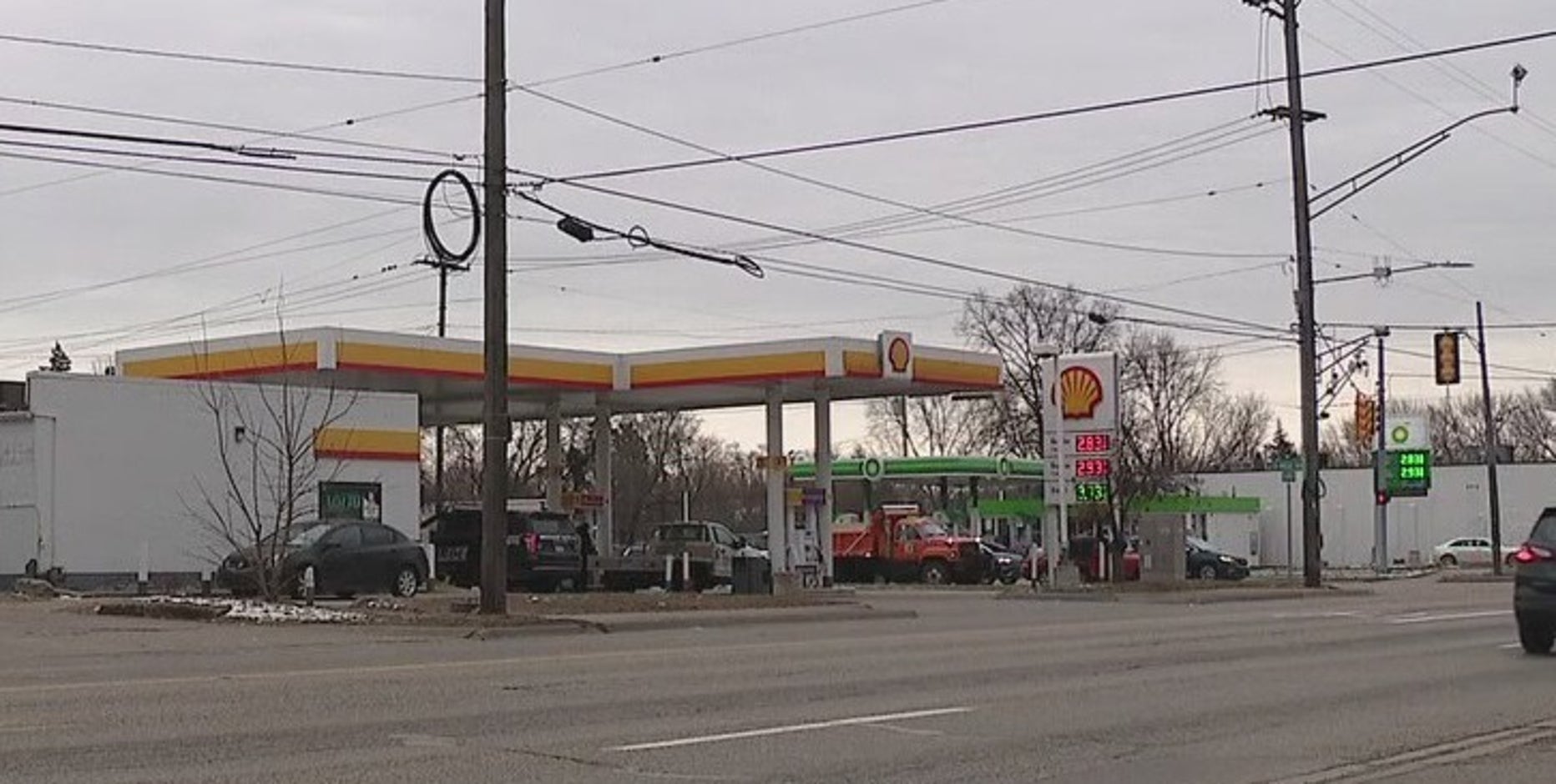 Father of two killed in Warren after argument near hotel, police say