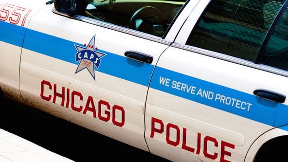 2 police officers injured after driver blows through red light, crashes into CPD squad car