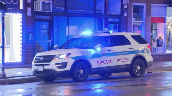 Chicago police officer injured in 3-car crash on North Side